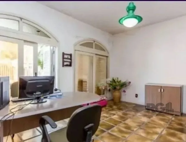 Imagem Casa sobrado no bairro Tristeza de 4 dormitórios 3 vagas