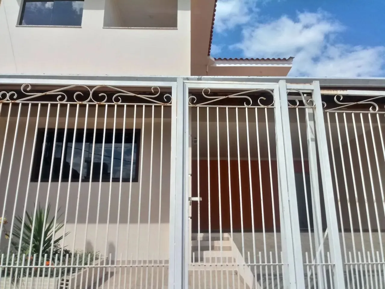 Foto do imóvel Impecável casa à venda em Sorocaba-SP, bairro Jardim Vila São Domingos: 4 quartos, 3 salas, 4 banheiros, 3 vagas, 260m². em JARDIM VILA SÃO DOMINGOS, SOROCABA - SP