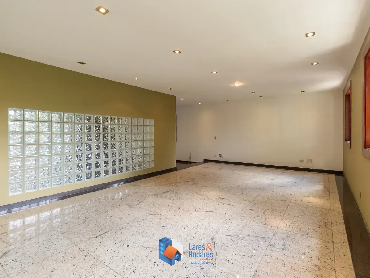 Imagem Casa no condomínio Villa Das Flores para venda com 3 quartos, sendo 3 suítes, 468m²