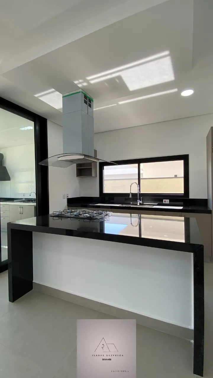 Imagem Casa de luxo à venda em Condomínio Vilas do Golfe, Itu-SP: 3 quartos, 3 suítes, 1 sala, 4 banheiros, 4 vagas de garagem, 246m².