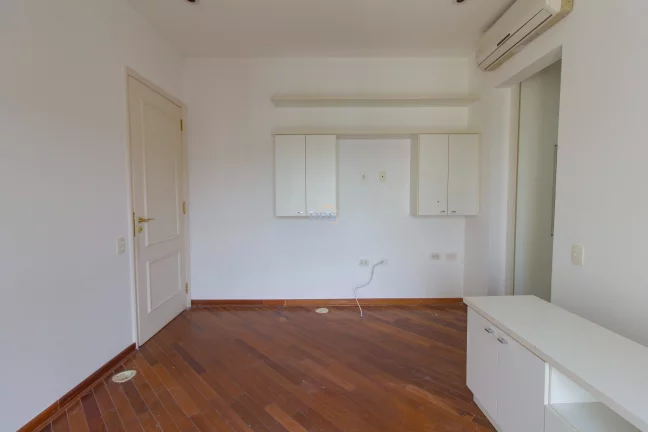 Imagem Vende apartamento de 260m² com 4 suítes e 4 vagas no Edifício Lindenberg Tangará