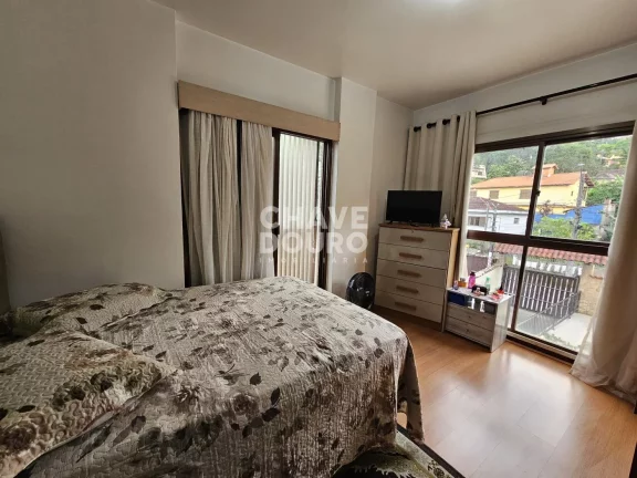 Imagem Apartamento com 4 quartos (2 suítes) 2 salas e varanda para venda em Agriões, Teresópolis RJ
