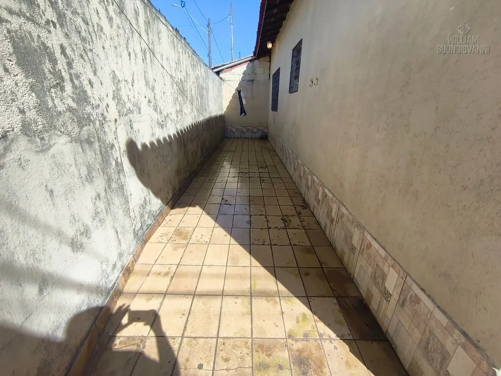 Imagem Casa Semi-Isolada no Caiçara| 2 Dormitórios| 2 Vagas|800m da Praia|R$ 430 Mil