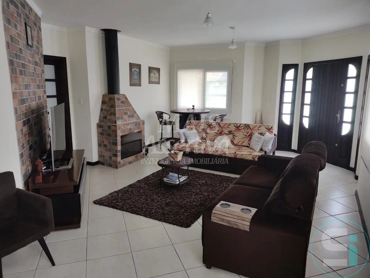 Imagem Casa para venda 03 dormitórios e piscina em Xangrilá Centro