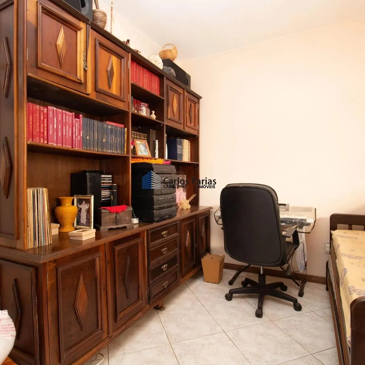 Imagem Casa para Venda em Brasília, Guará II, 5 dormitórios, 1 suíte, 3 banheiros, 2 vagas