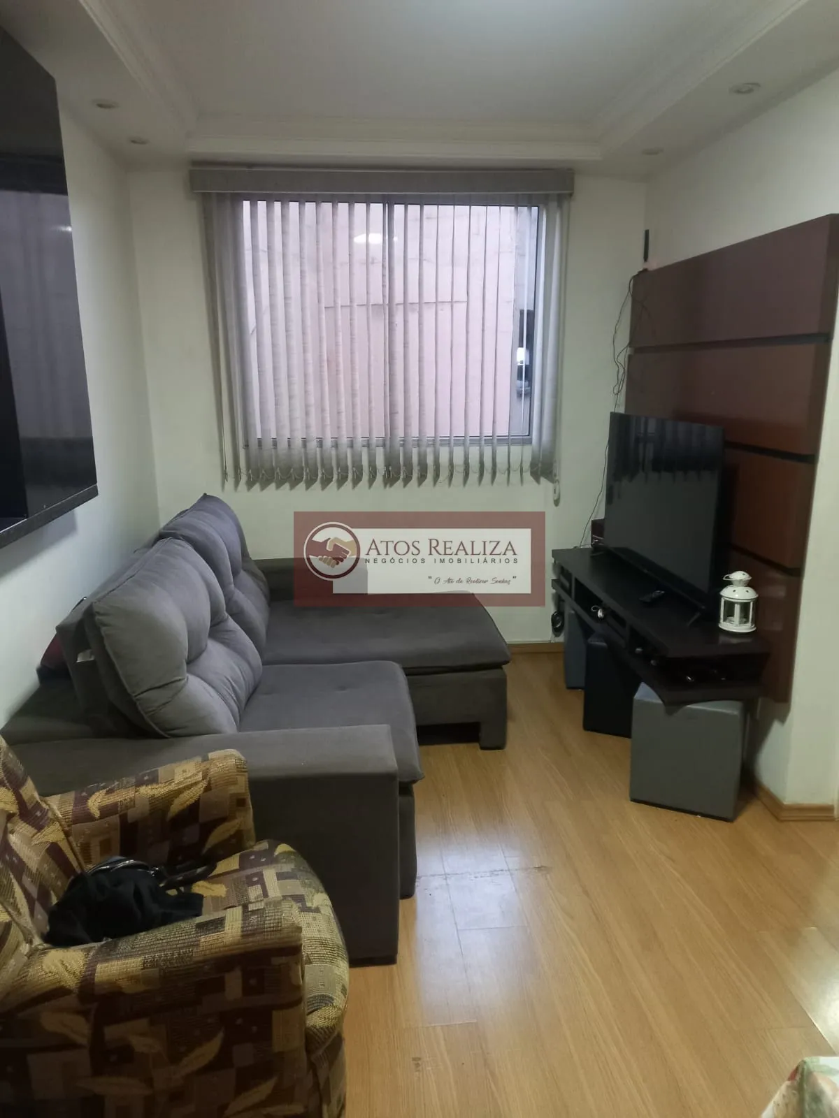 Imagem Vendo SUPER Oportunidade no Jardim Lalo. Apartamento de 2 Dormitórios com Armários, Cozinha com planejados, 1 vaga de garagem. Valor R$ 320.000 valor de oportunidade.