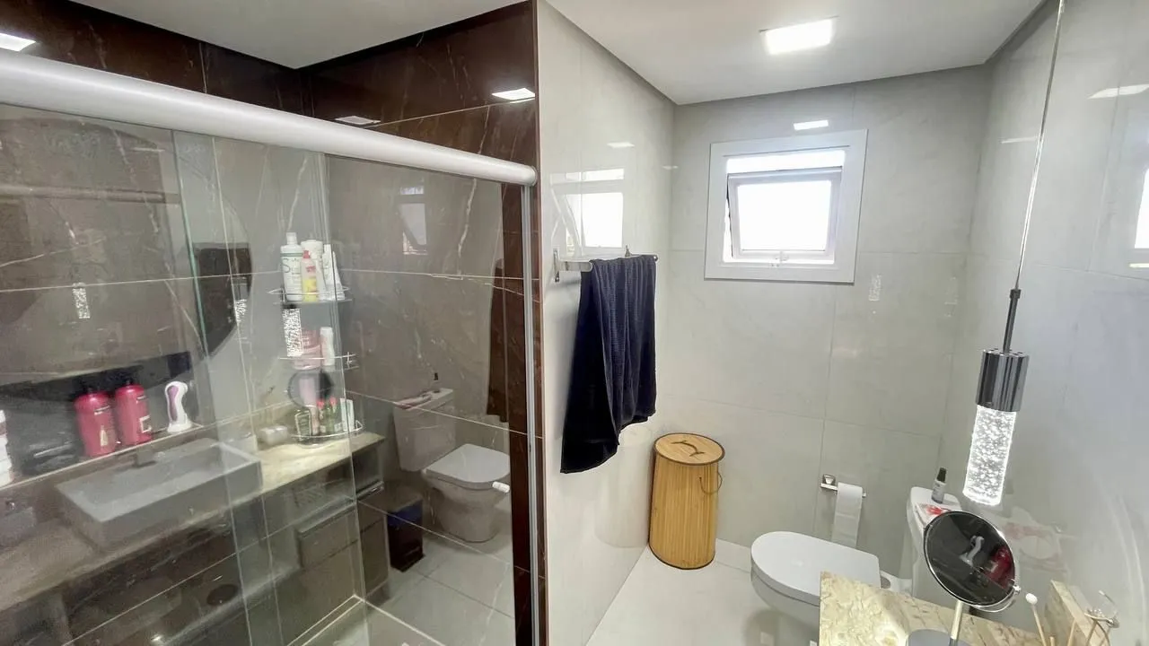 Imagem Casa Mobiliada com pátio e piscina
