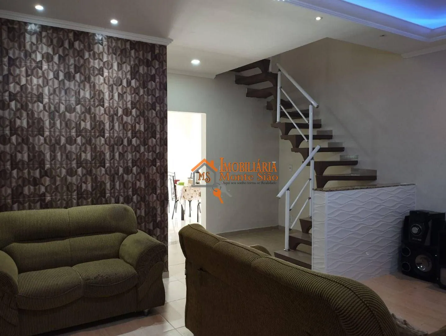 Imagem Sobrado com 3 dormitórios à venda, 220 m² por R$ 680.000,00 - Vila Caputera - Mogi das Cruzes/SP
