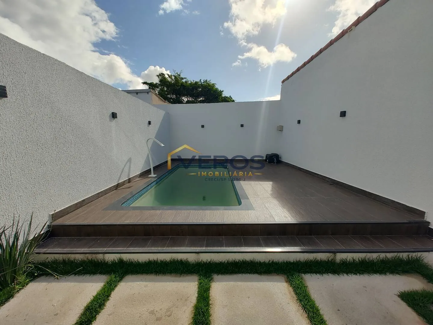 Imagem Casa nova a venda com piscina e 3 quartos no Porto Novo em Caragua
