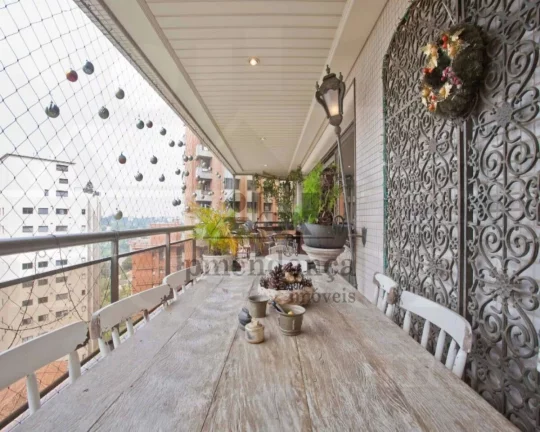 Imagem Luxuos­ssimo apartamento de 500m² em Higienopolis!