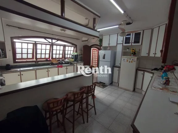 Imagem Casa com 5 dormitórios à venda, 393 m² por R$ 1.800.000 - Centro - Santa Gertrudes/SP