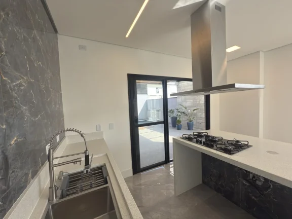 Imagem Casa no Nova Jaguarí com 3 Suítes, Piscina e Hidro-massagem.