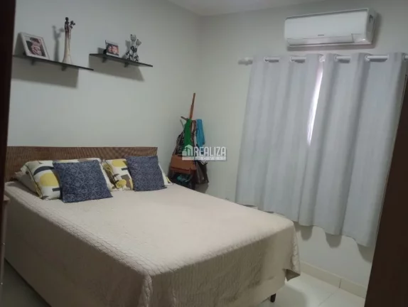 Imagem Casa padrão à venda no Bairro Parque das Aroeiras, Uberaba - 2 dormitórios e suíte!