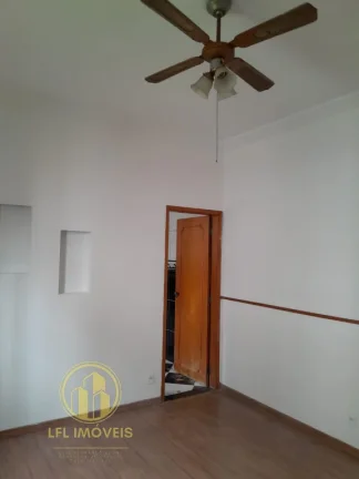 Imagem Sobrado para Locação, com Suíte e Varanda na Vila Gumercindo.
