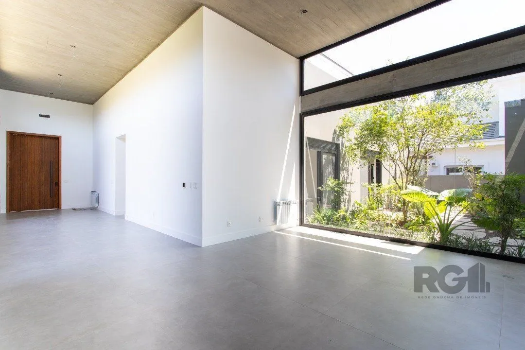 Imagem A Casa Le Mans, uma residência térrea de esquina com 389,48m2 de área coberta