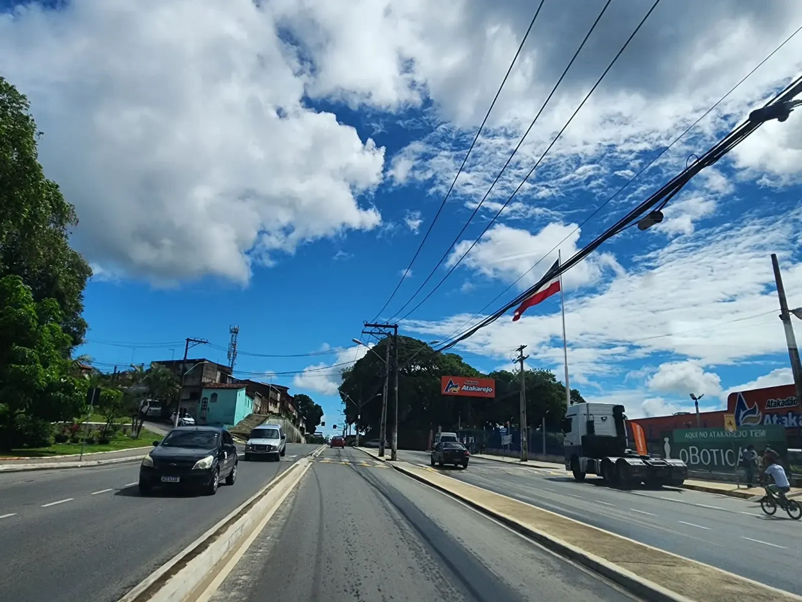 Imagem Galpão para Alugar, 640 m² em CIA I - Simões Filho