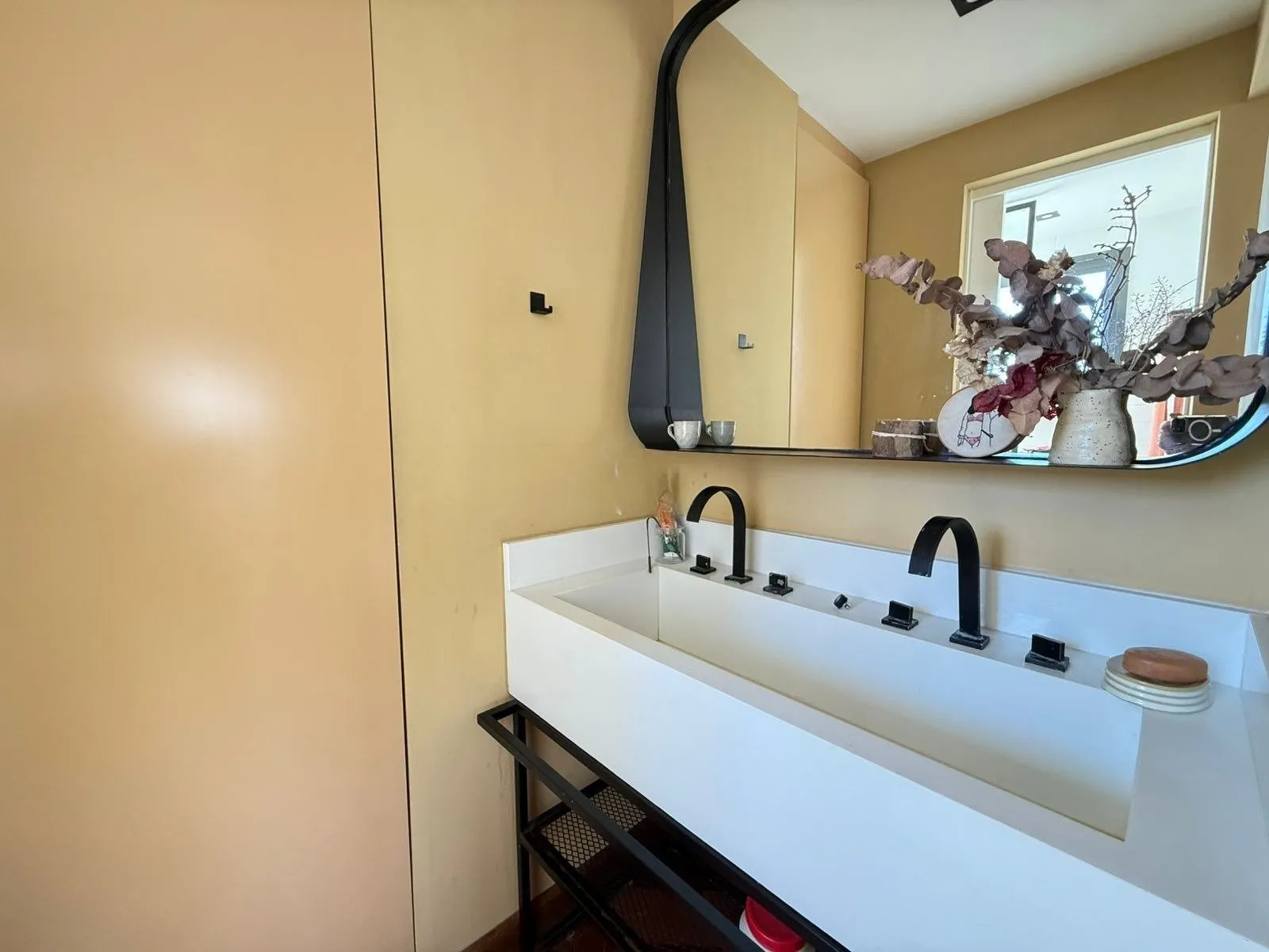 Imagem Apartamento com 2 dormitórios, suíte e churrasqueira.