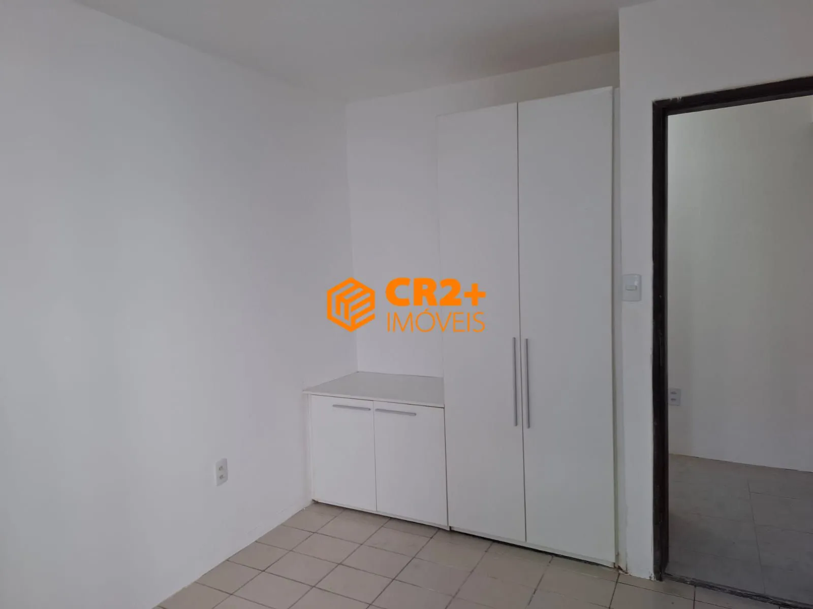 Imagem Vendo apartamento reformado em Boa Viagem com 121m²