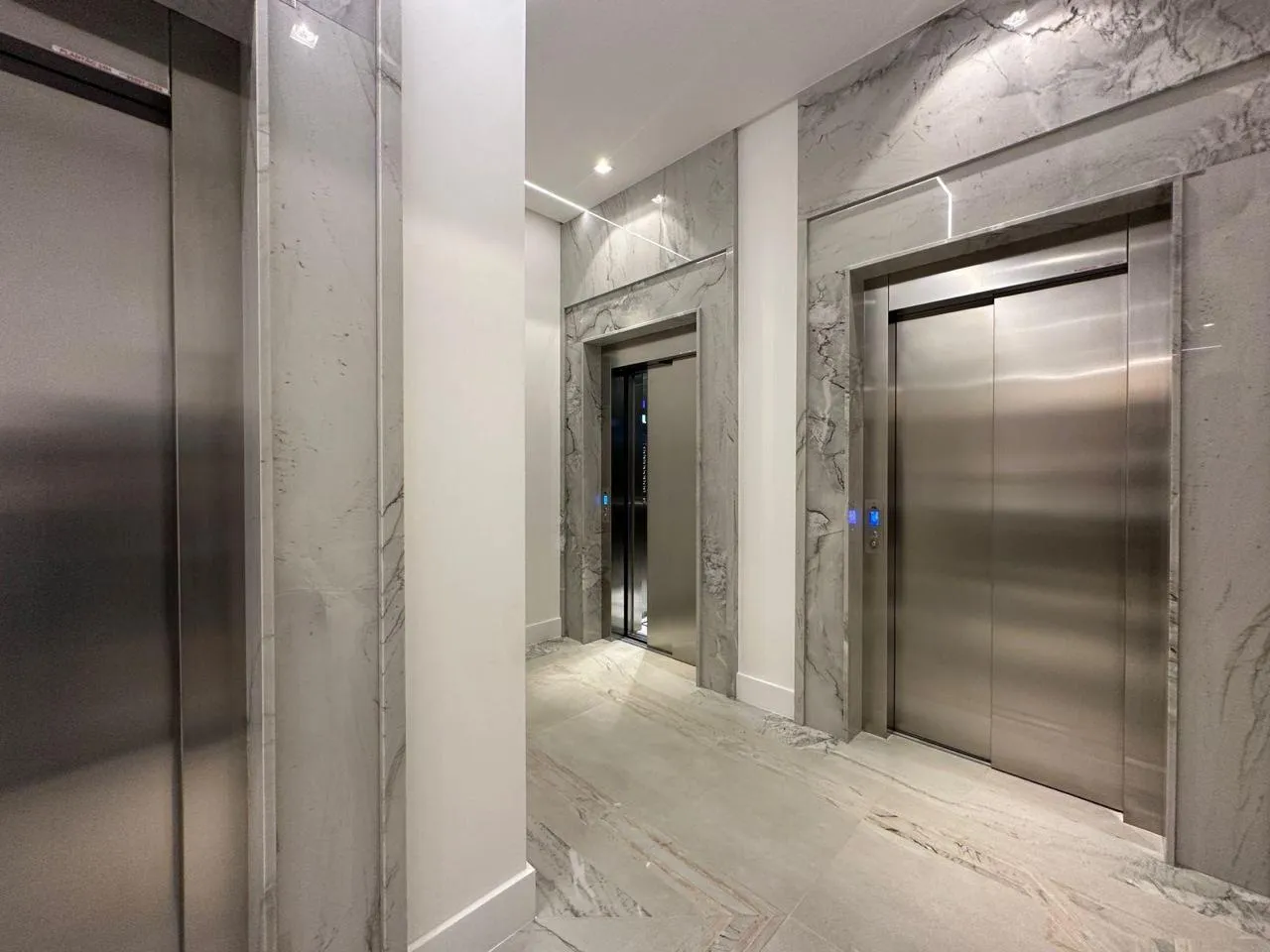 Imagem Apartamento com vista para o mar à venda com 197m2 por R$ 5.300.000,00