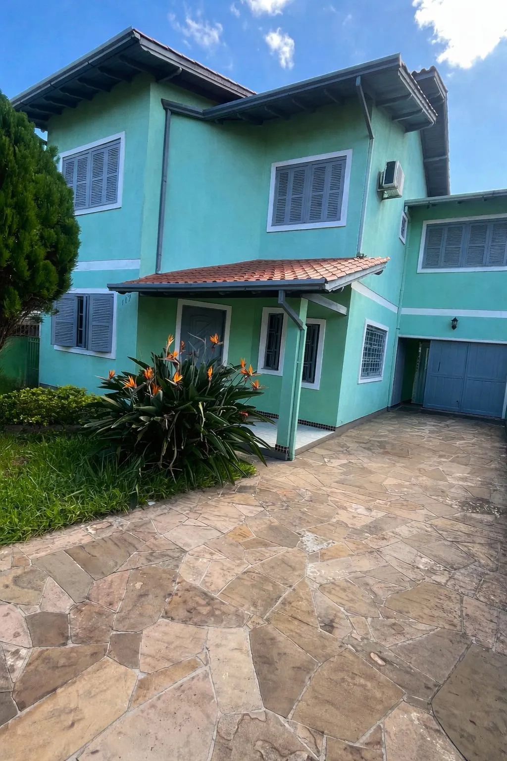 Imagem CASA À VENDA EM VIAMÃO - BAIRRO VIAMÓPOLIS! Excelente oportunidade para quem busca espaço, conforto e uma localização privilegiada!
