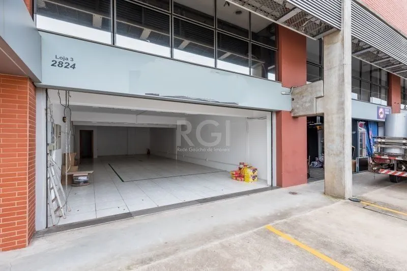Imagem MÁFFER IMÓVEIS ALUGA - DEPÓSITO / PAVILHÃO Av. Voluntários da Pátria, 2822 - Floresta | Porto Alegre/RS Área privativa: 110 m² Vaga de garagem / carga e descarga