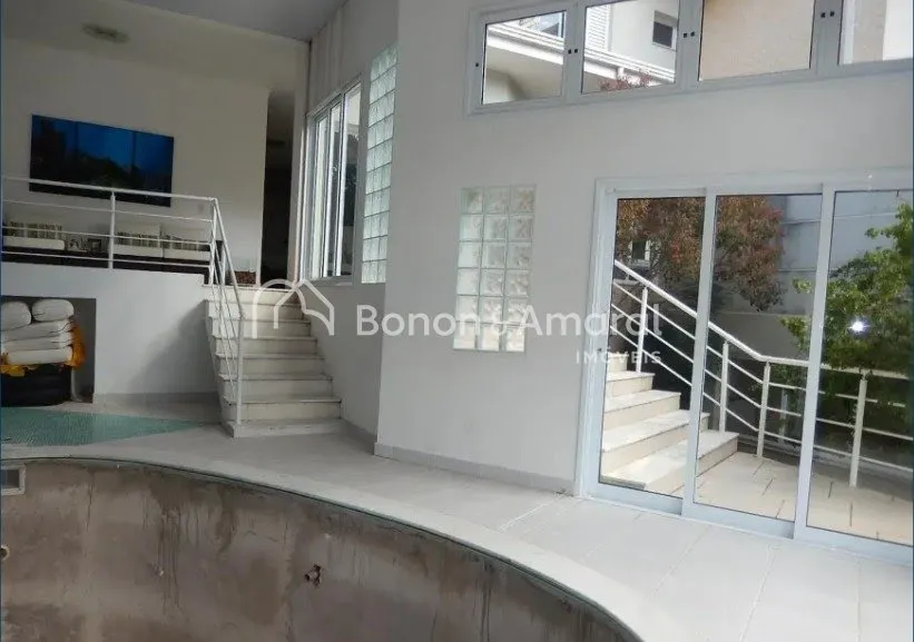Imagem "Casa Elegante e Aconchegante em Condomínio com Lazer Completo"