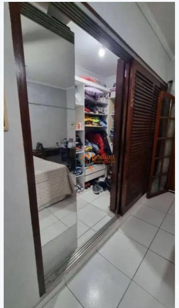 Imagem Sobrado com 3 dormitórios à venda, 300 m² por R$ 425.000,00 - Recreio São Jorge - Guarulhos/SP