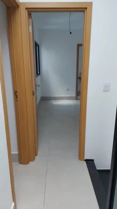 Imagem Sobrado de Alto Padrão 170 m² 3 Dormitórios 5 Vagas de Garagens