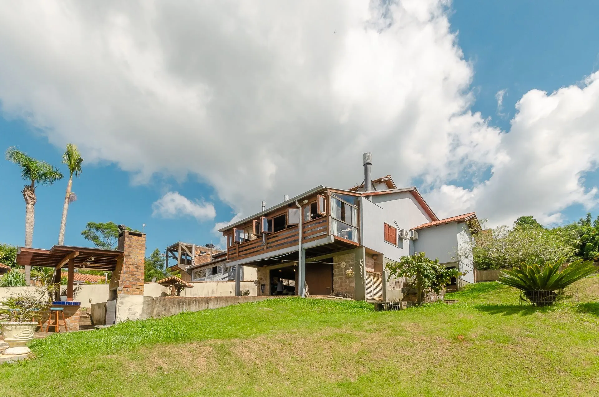 Imagem Casa Exclusiva na Zona Sul com Vista Panorâmica, Piscina e Poço Artesiano!