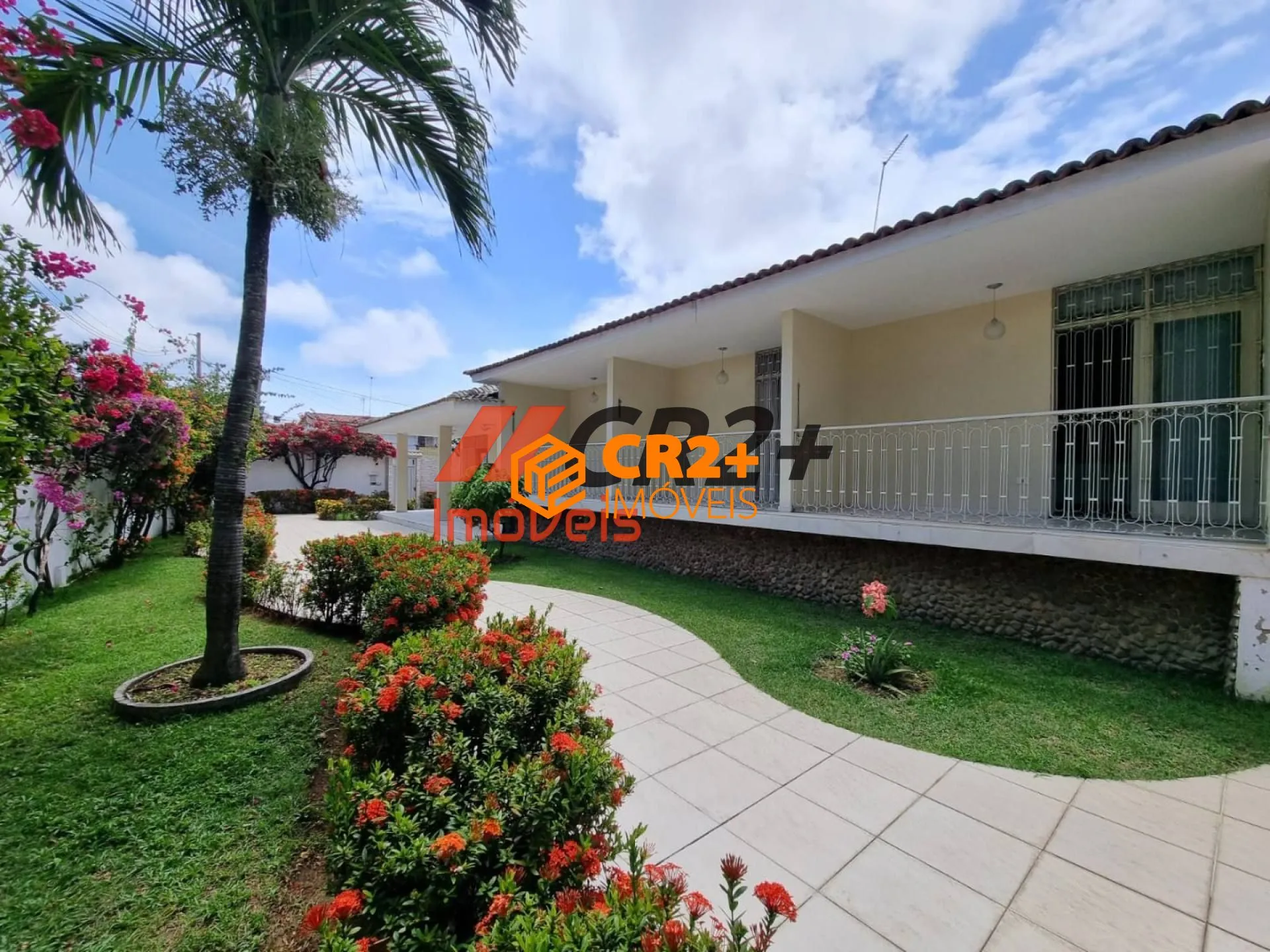 Foto do imóvel Casa incrível ! 980m² - 4 quartos e área gourmet na Imbiribeira em Rua Sueli Luna Menelau, 25 - Imbiribeira, Recife - PE