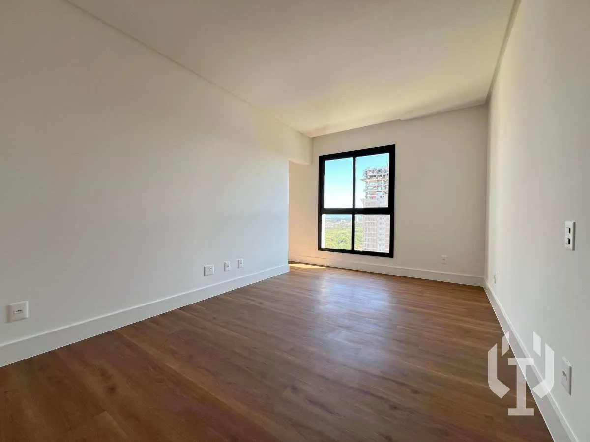 Imagem Apartamento 3 Suítes Quadra Mar em Meia Praia
