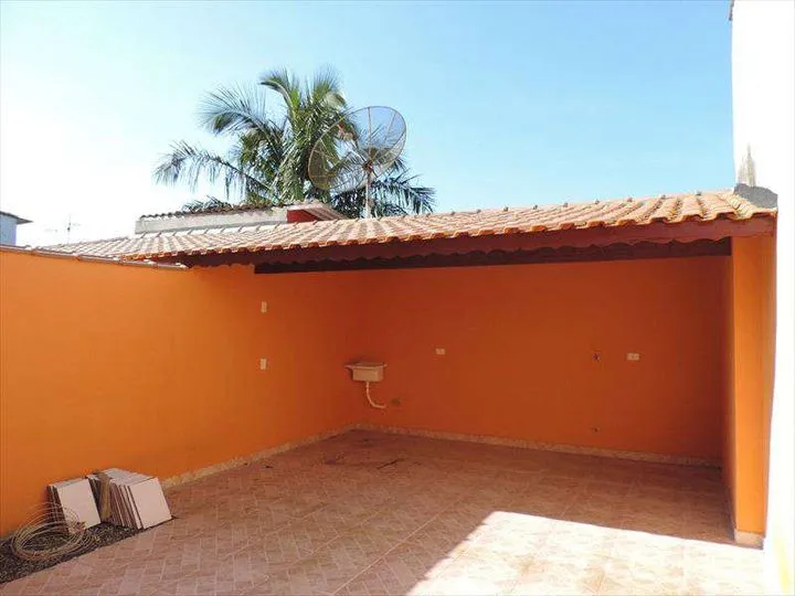 Imagem Casa com 2 Quartos à Venda, 75 m² em Itanhaém