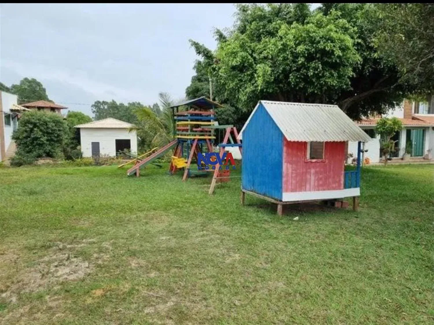 Imagem Casa com 5 quartos à venda em Vila Velha