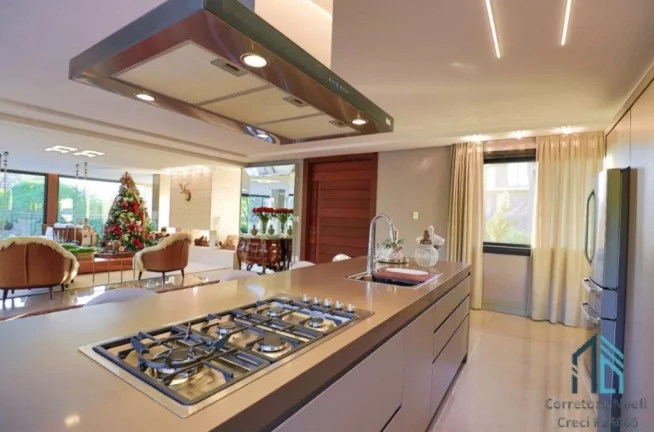 Imagem Casa Alto padrão, mobiliada e decorada, 03 suítes com lindo projeto, Condomínio em Gramado RS