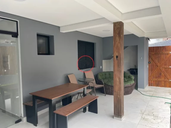 Imagem LINDA CASA TERREA À VENDA EM BOIÇUCANGA COM 2 DORMITÓRIOS,PISCINA, EM CONDOMÍNIO COM 4 CASAS. ACEITA PERMUTA COM IMÓVEL EM JUQUEY