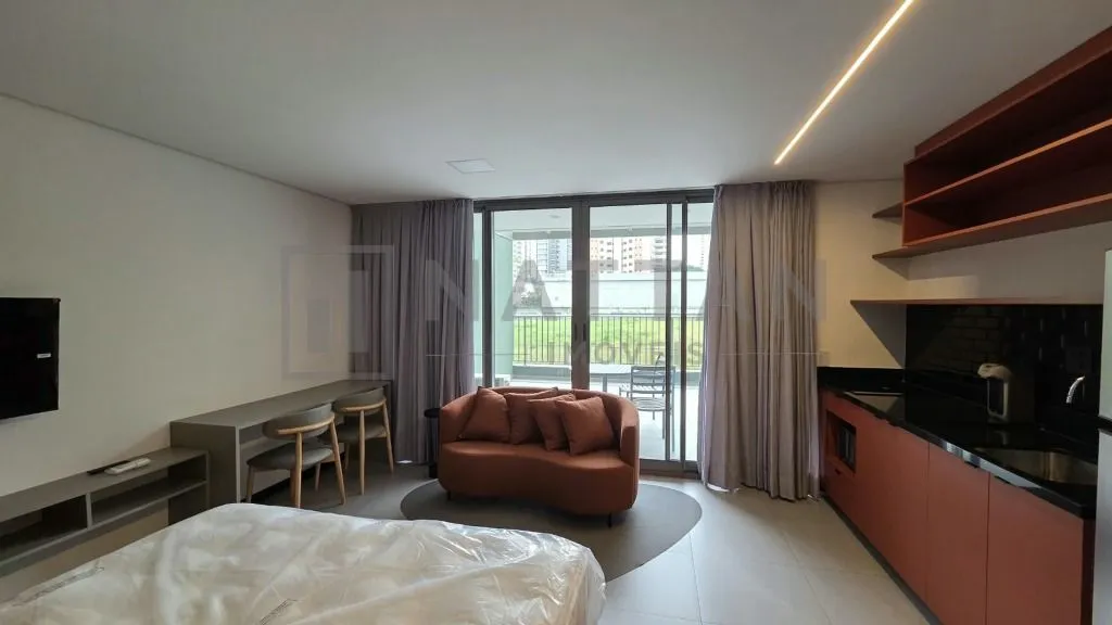 Foto do imóvel Studio mobiliado com 59 m², varanda e condomínio com piscina, sauna e quadra poliesportiva