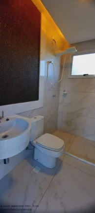Imagem Casa de luxo em condomínio à venda em Busca Vida, Camaçari-BA: 4 quartos, 4 suítes, 2 salas, 2 banheiros, 4 vagas, 400m².