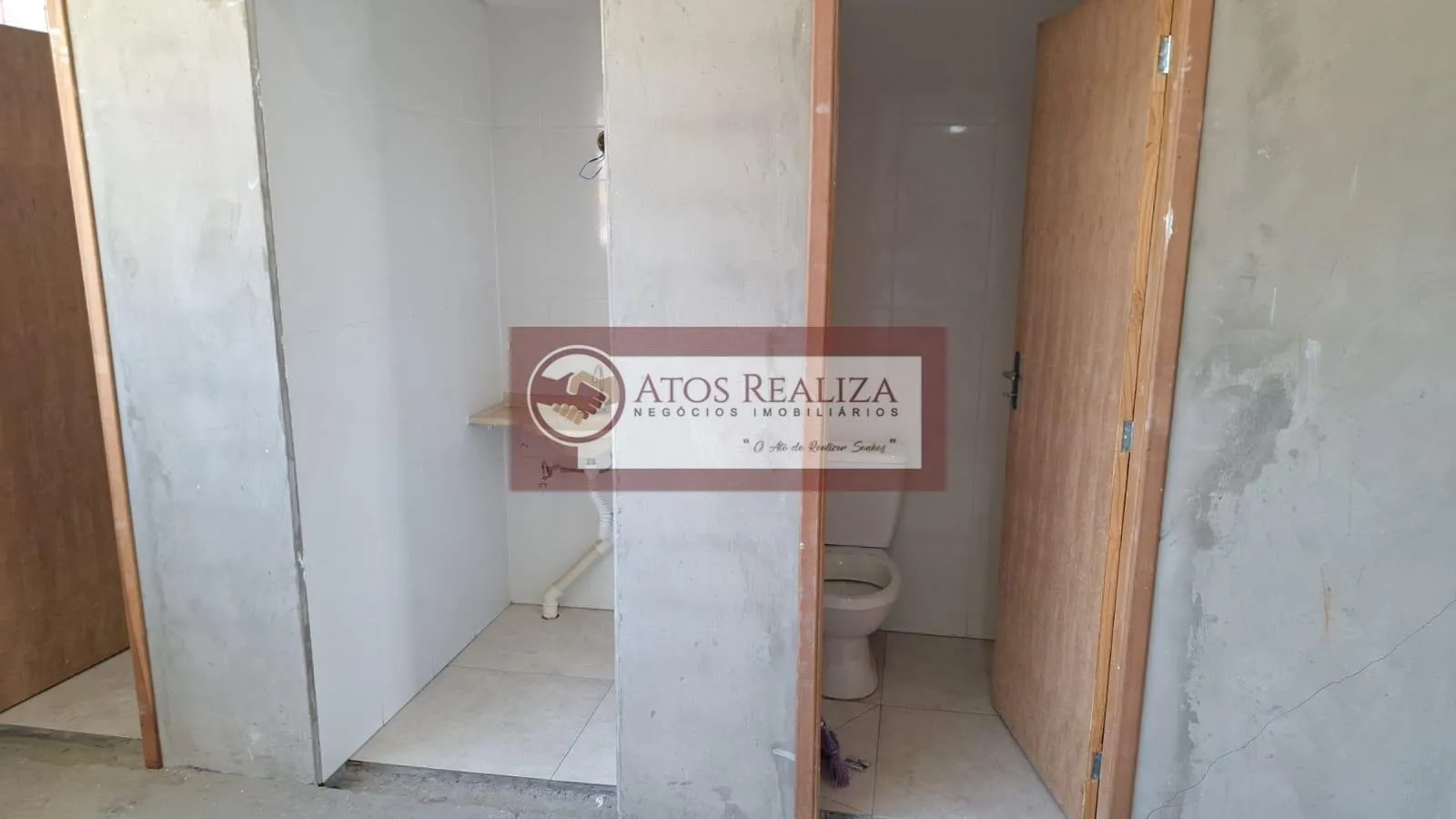 Imagem Galpão para Alugar no Jardim Santa Bárbara, SP - 170m², 2 Banheiros