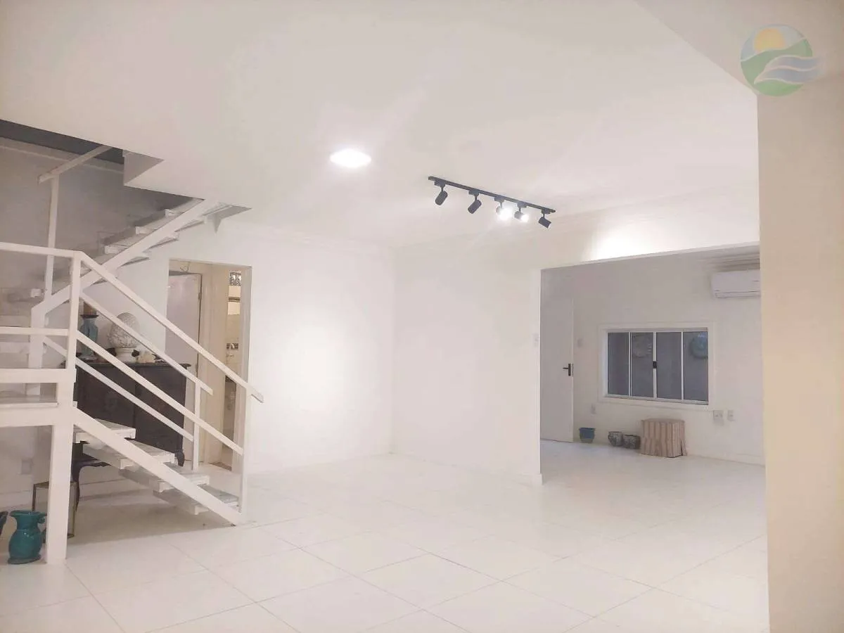Imagem Casa 5 quartos, reformada, piscina, para LOCAÇÃO, em Setúbal, Boa Viagem, Recife.