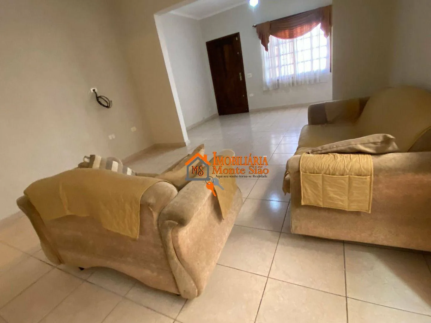 Imagem Casa Assobradada à Venda no Centro de Guarulhos - 3 Dorms e Suíte!