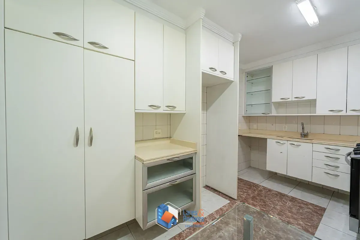 Imagem Apartamento para venda em Moema com 4 quartos, sendo 1 suíte, 104m²