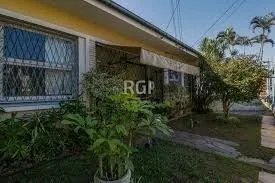 Imagem Casa para Venda - 500m², 8 dormitórios, sendo 1 suites, 3 vagas - Jardim Lindóia