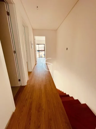Imagem Sobrado residencial localizado em uma das regiões mais valorizadas de Joinville, no bairro Anita Garibaldi.
