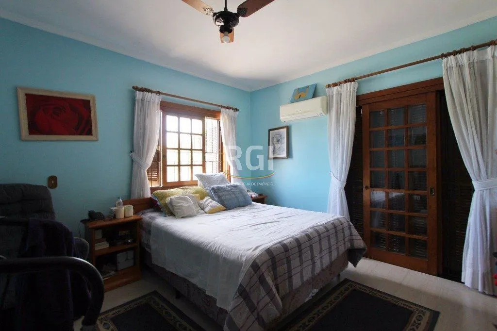 Imagem Casa para Venda - 259.5m², 4 dormitórios, sendo 1 suites, 3 vagas - Teresópolis