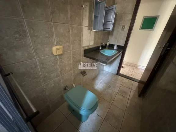 Imagem Casa de 3 dormitórios à venda no bairro Fabrício em Uberaba