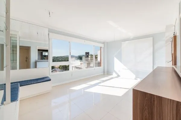 Vende-se apartamento com 2 quartos (1 suíte), 74m² e 2 vagas - Petrópolis