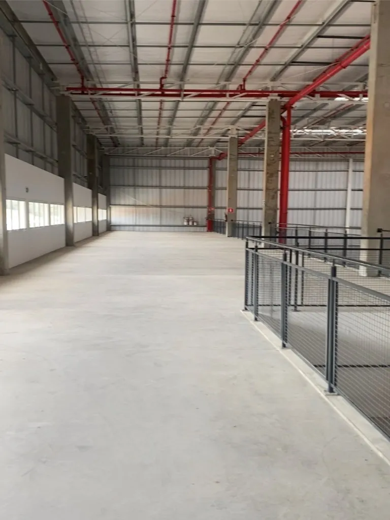 Imagem Galpão logístico Comercial para Locação em Extrema-MG: Centro, 12 Vagas, 2.929,21 m² de Área.
