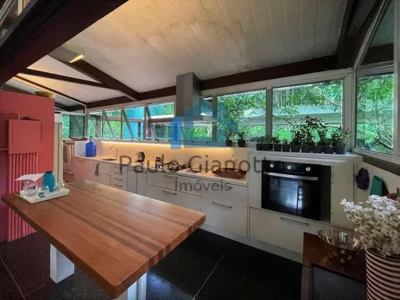 Imagem Casa à venda em condomínio autoral na Granja Viana