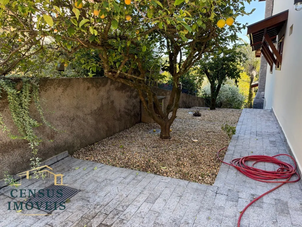 Foto do imóvel: Casa à venda em condomínio Marambaia, Vinhedo-SP: 4 quartos, 2 suítes, 3 salas, 2 banheiros, 4 vagas, 365, 70 m². em Condomínio Marambaia