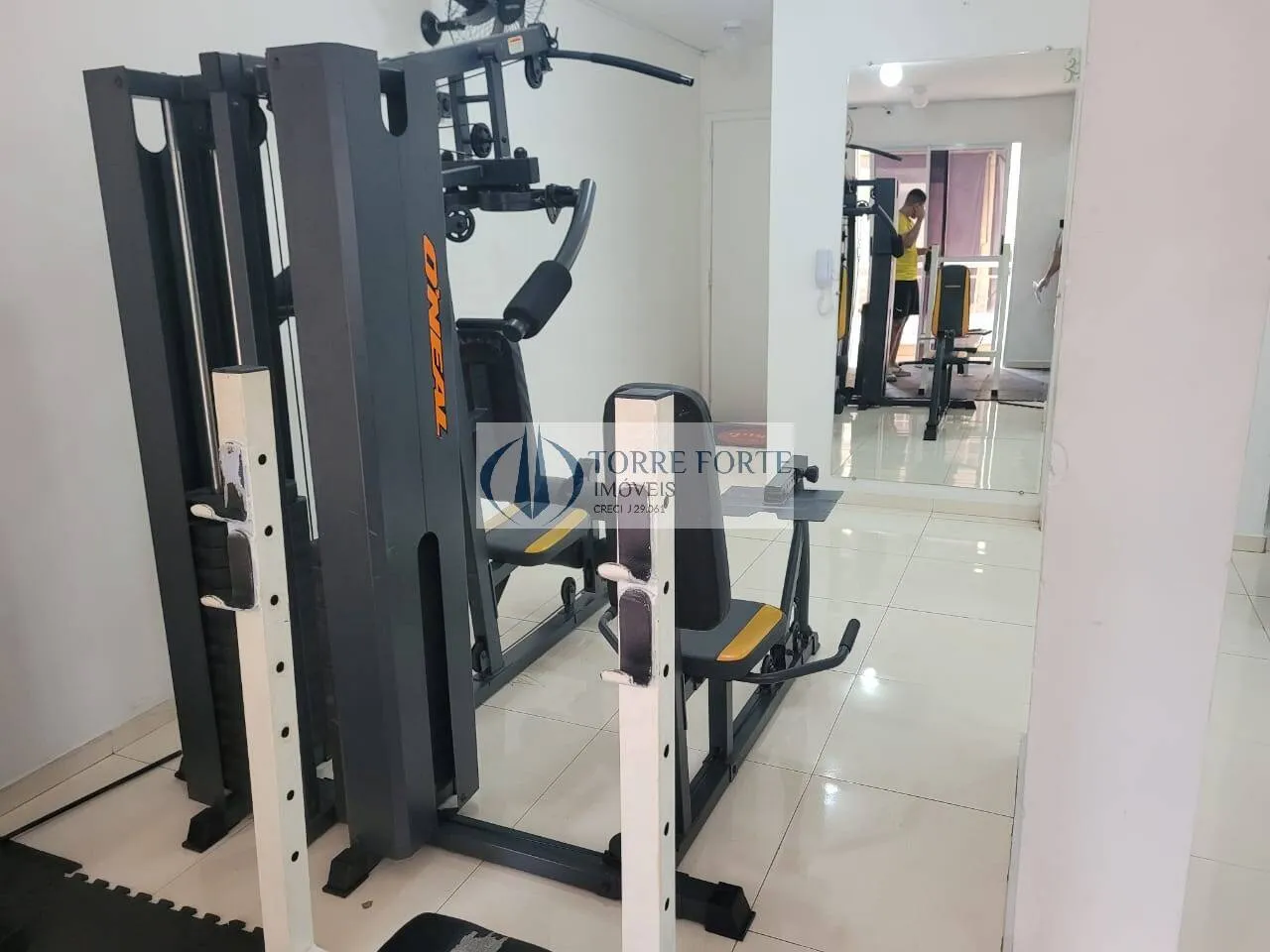 Imagem Lindo apartamento amplo 2 dormitórios, 1 vaga rotativa , varanda .